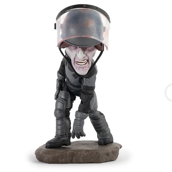AMC The Walking Dead official Supply Drop Riot Walker Bobblehead New - Picture 3 of 12